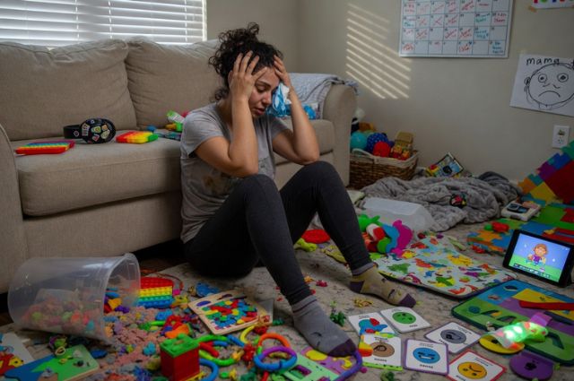 Burnout do Cuidador de Criança Autista: O Esgotamento que Ninguém Vê (e Como Sair Dele)